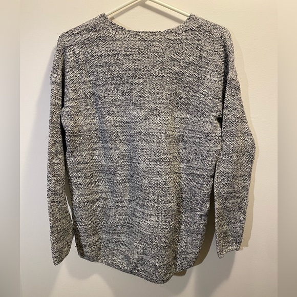 V-neck knitted sweater - Picture 2 of 4